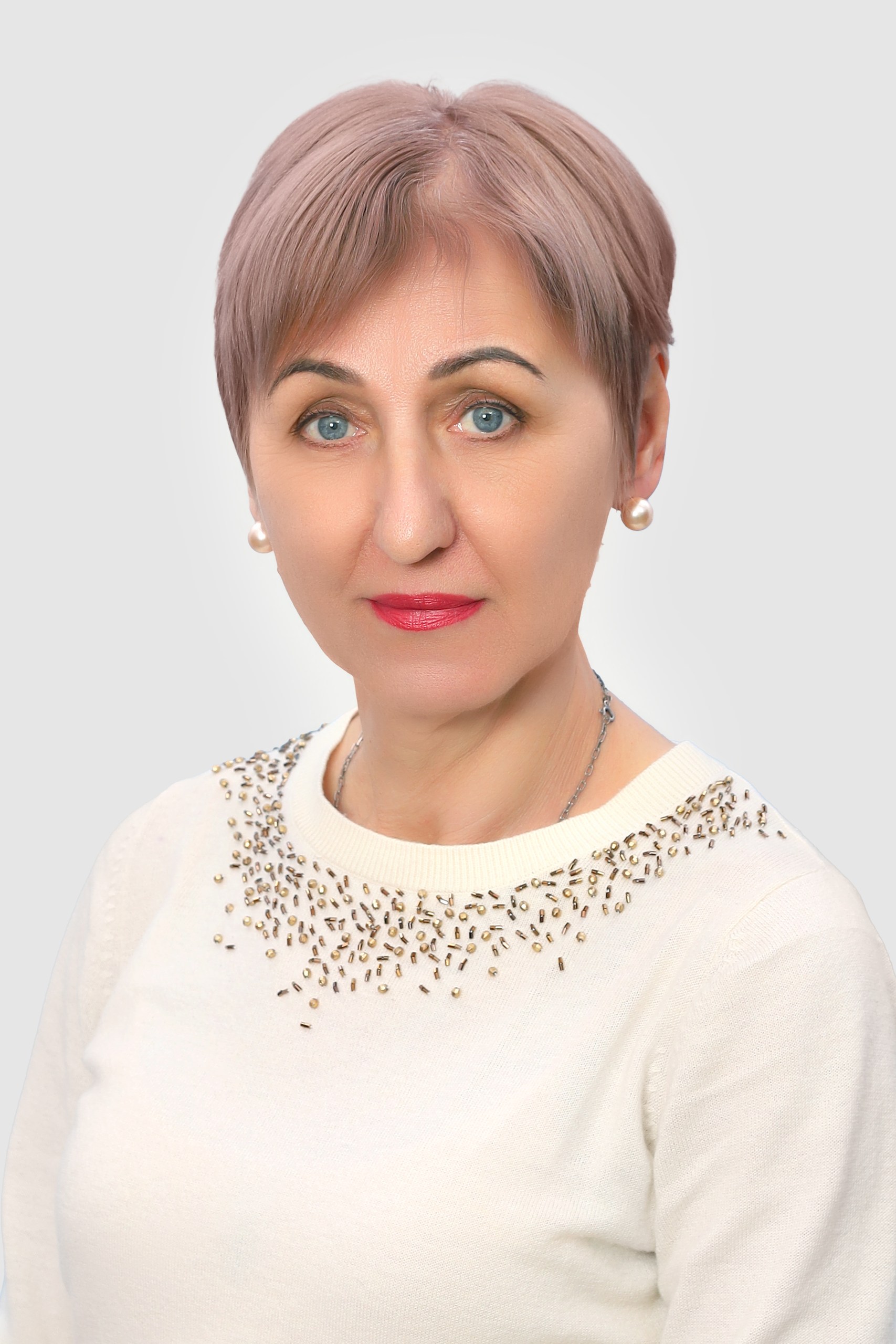 музыкальный руководитель Минасова Ирина Исаковна.